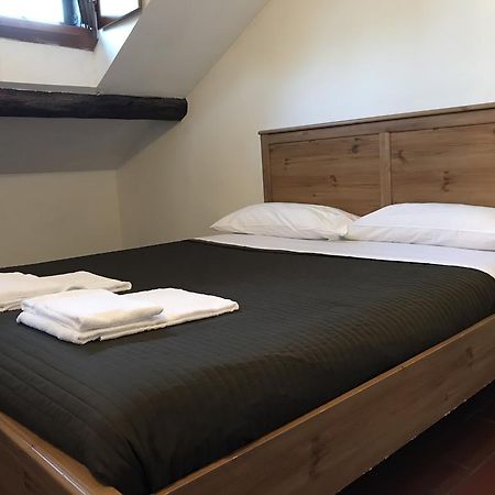 Charming Apartment The Castle Milano Esterno foto