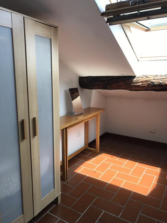 Charming Apartment The Castle Milano Esterno foto