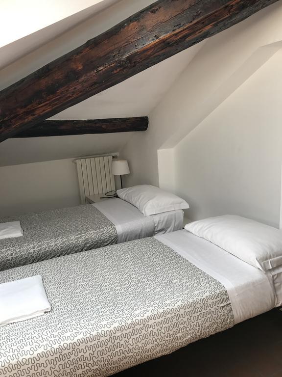 Charming Apartment The Castle Milano Esterno foto
