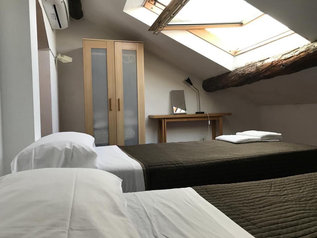 Charming Apartment The Castle Milano Esterno foto