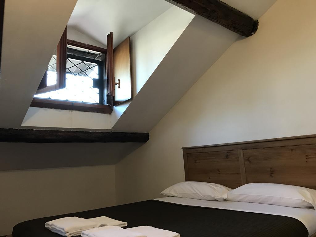 Charming Apartment The Castle Milano Esterno foto
